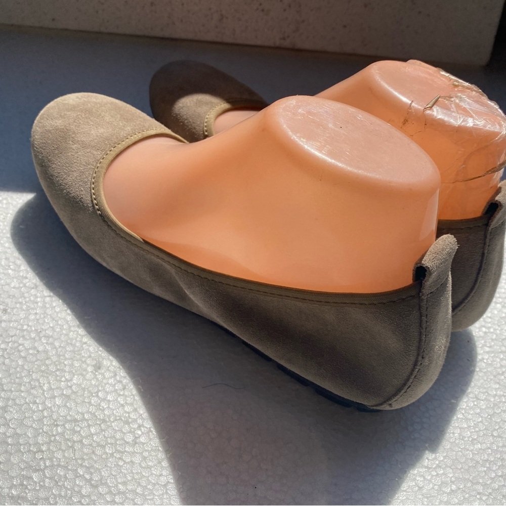 Born Women’s Tan Suede Leather Slip On Ballet Shoes Size 8M - Picture 8 of 14